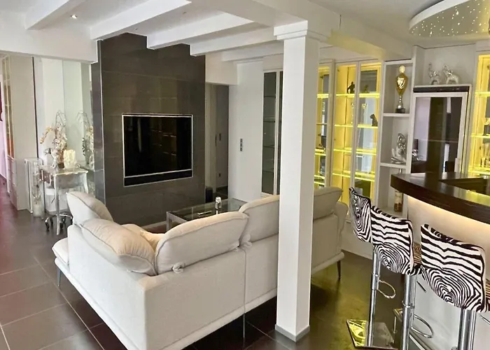 With Bar, Recreation In * Kastellaun