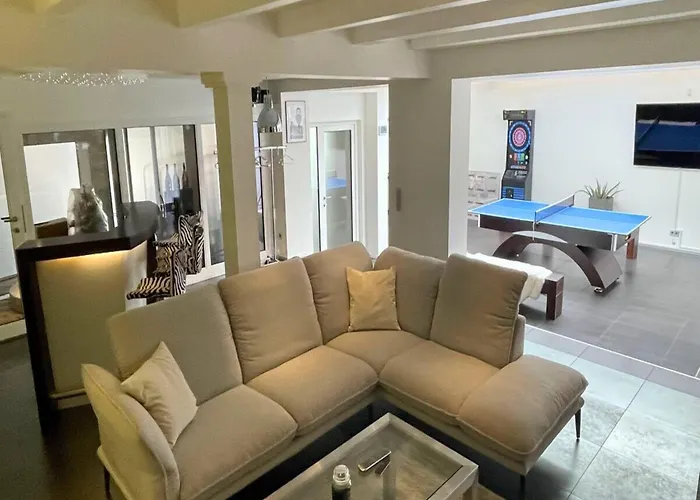 With Bar, Recreation In *