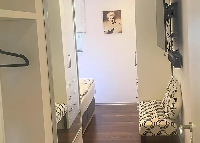 Lägenhet With Bar, Recreation In