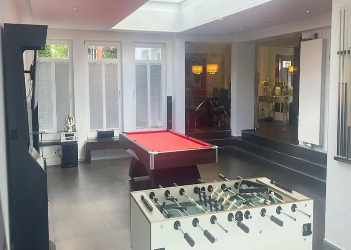 With Bar, Recreation In * Kastellaun