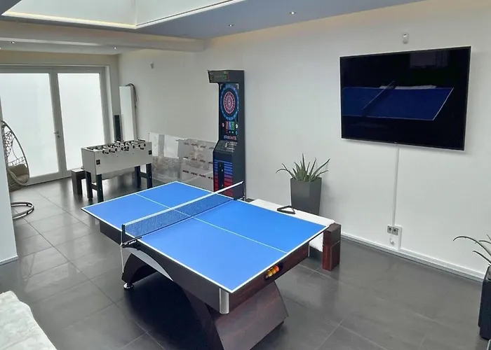 With Bar, Recreation In